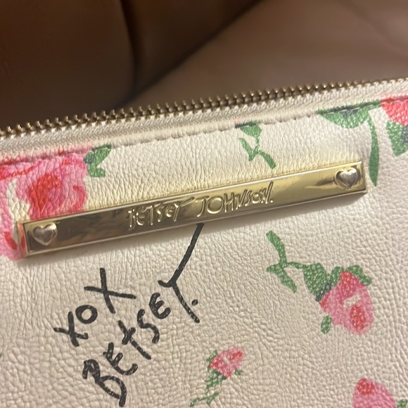 BETSEY JOHNSON rose print clutch wallet - Picture 2 of 9